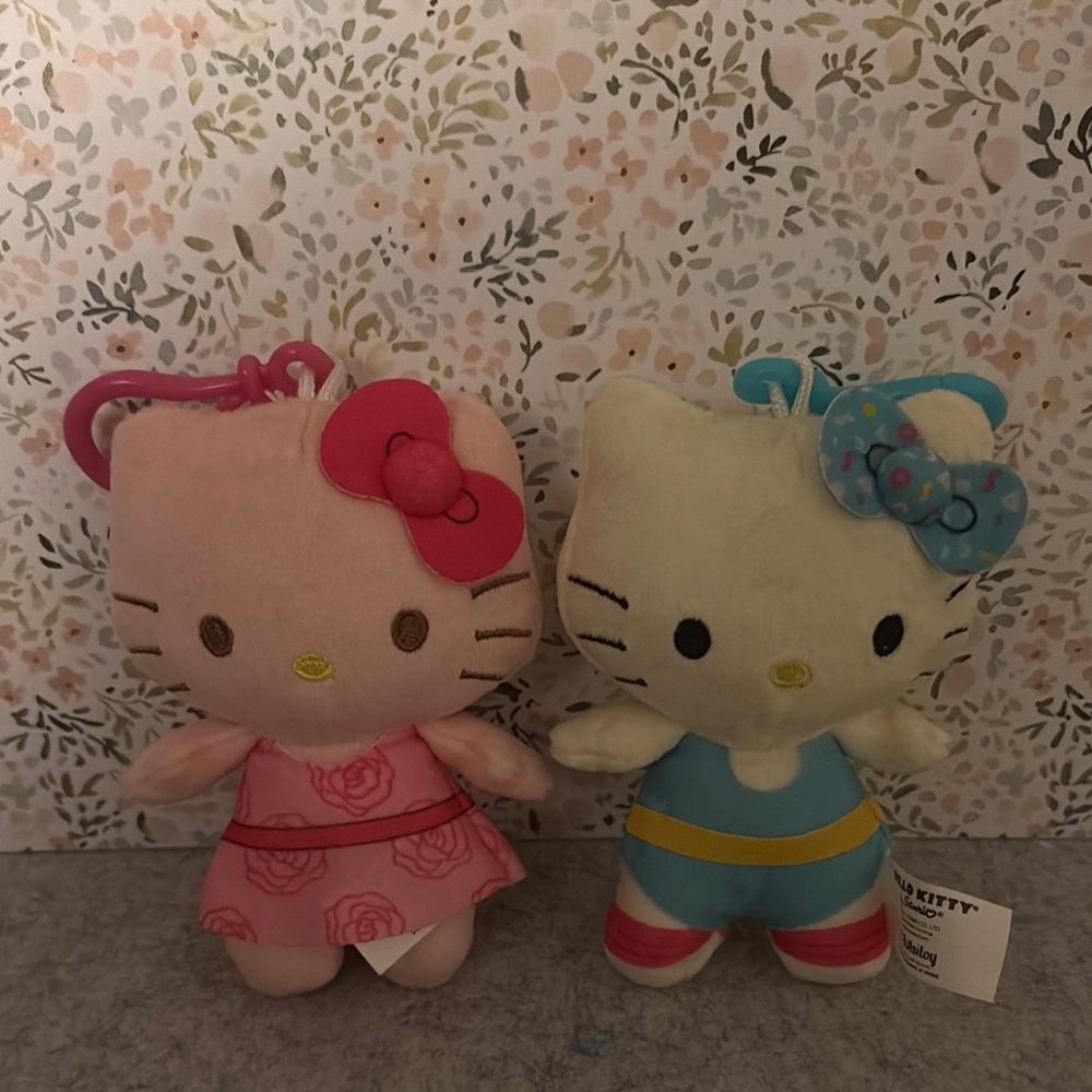 Hello Kitty Plush Dangler Duo